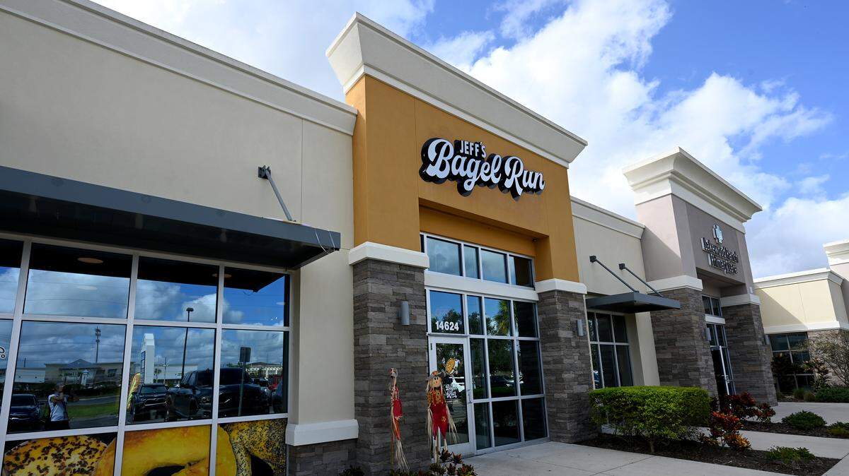 Jeff’s Bagel Run recently opened at 14624 State Road 70 East. The storefront is pictured on Oct. 6, 2025.
