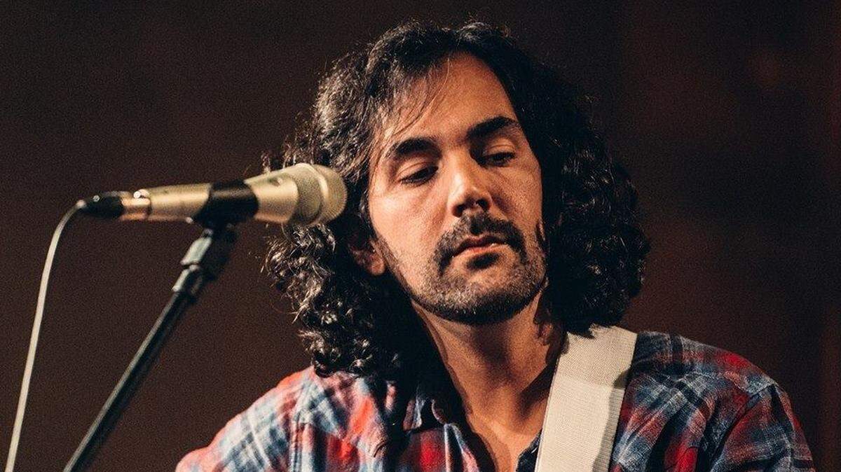 Americana singer-songwriter Paul Cataldo will perform this Friday at Darwin Brewing Company in Bradenton.
