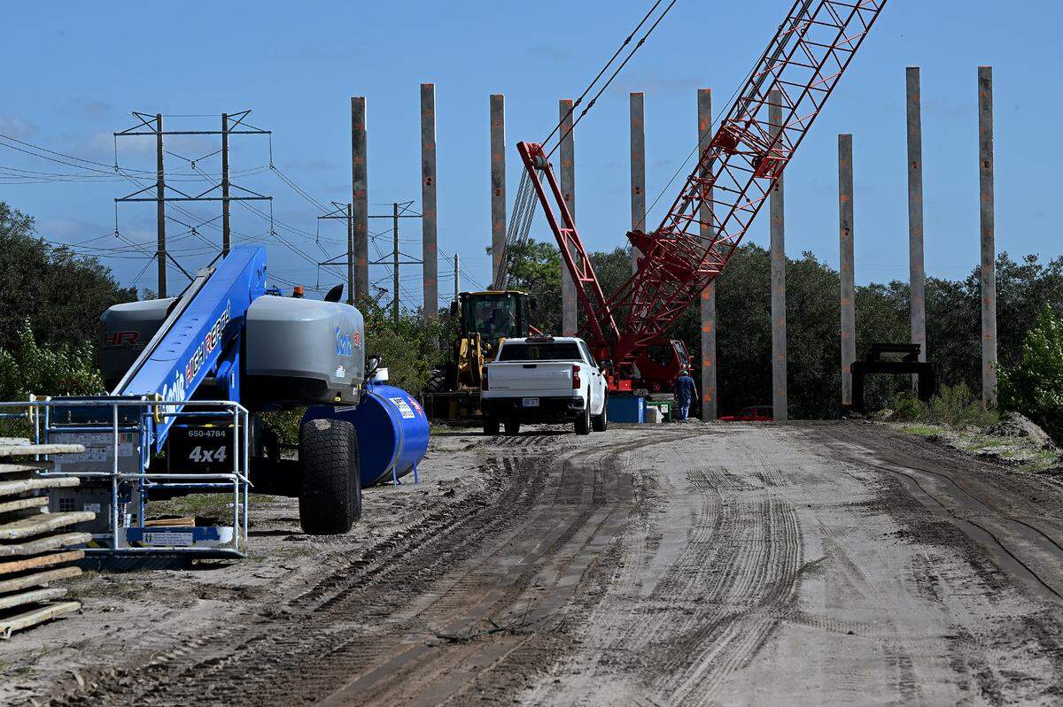 Manatee County held a ceremonial groundbreaking for the last link of the 44th Avenue East road project which will cross I-75.