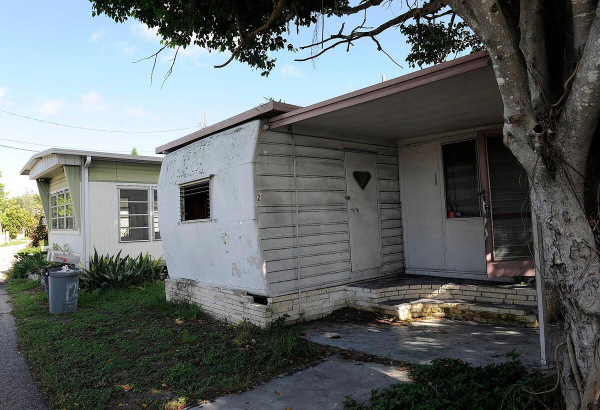 There were several abandoned, vacant trailers in the Aloha Estates Mobile Home Park in Bradenton where the Manatee County Sheriff’s Office say a 5- year-old was lured by a man and sexually assaulted in July 2013.