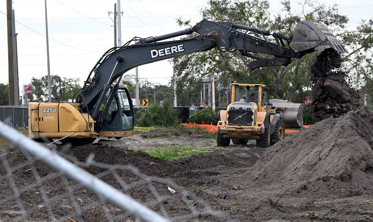 Construction is underway near Cortez Road on the DeSoto Square Mall property where Madison Bradenton, a 242-unit garden-style luxury apartment complex, is planned.