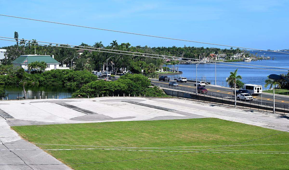 The lot where the former Bradenton City Hall was located may be the new site of luxury apartments. Photo taken June 24, 2025.