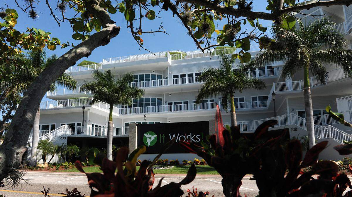 It Works! has its headquarters in Palmetto. 
 FILE PHOTO by GRANT JEFFERIES/Bradenton Herald

Palmetto-based It Works! will host its Green Carpet event in Bradenton this summer. The Tourist Development Council recommended $50,000 in funding for the event. GRANT JEFFERIES/Bradenton Herald