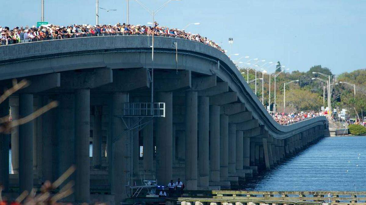 Bradenton officials agree that supporting a third annual Bradenton Area River Regatta is a good thing, but are divided on providing continued tax dollars. Some say the event is not economic development while others strongly disagree. Officials are expected to take up a vote Wednesday at Bradenton City Hall. PAUL VIDELA/Bradenton Herald file photo