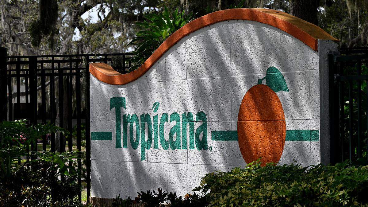 Bradenton officials have agreed to pay $5.25 million to buy 32 acres of land from Tropicana, just north of the Ninth Street East and U.S. 301 intersection.