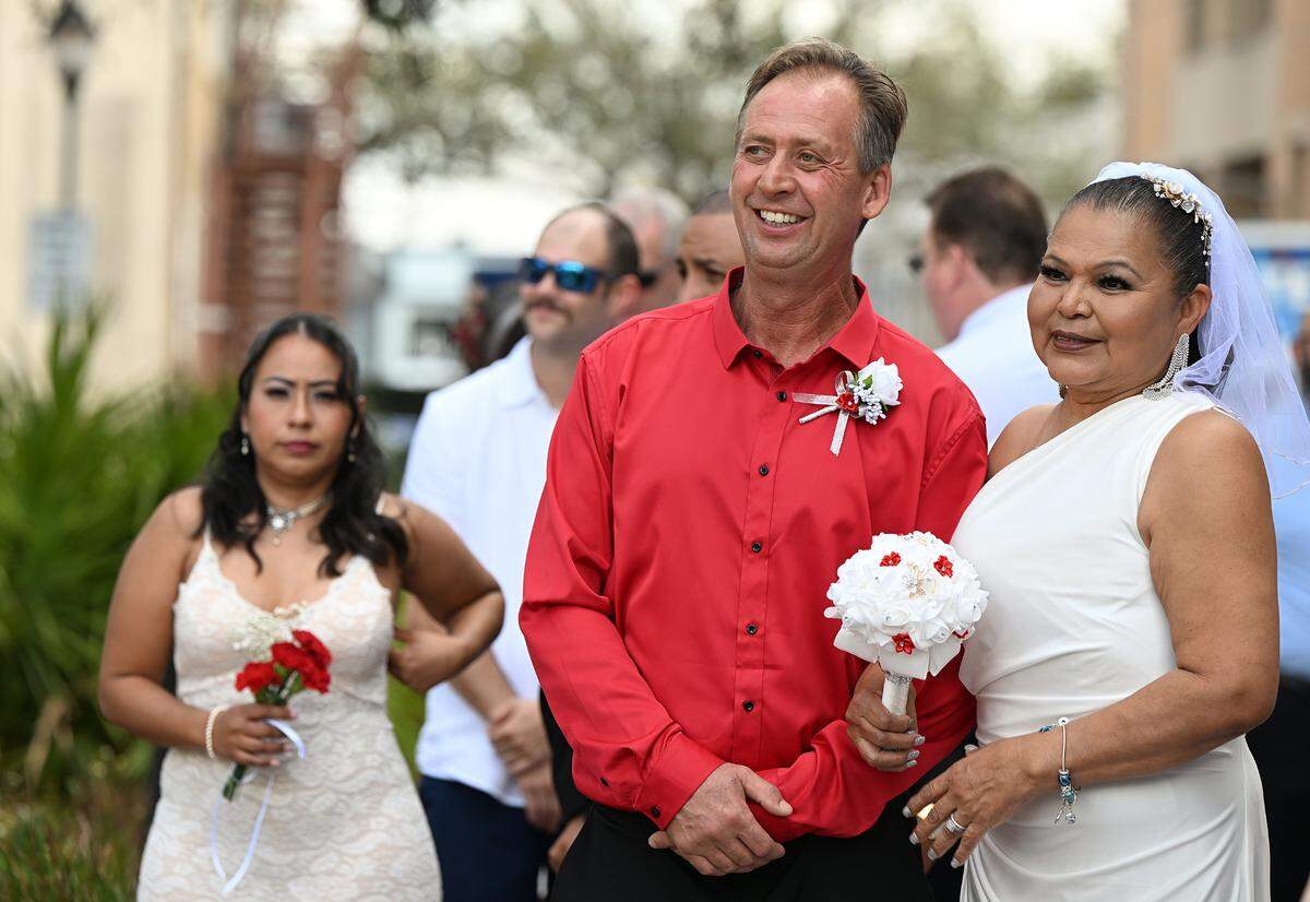 Enrico Beissert and Esther Reyes at the Fifth Annual Valentine’s Day Group Wedding.