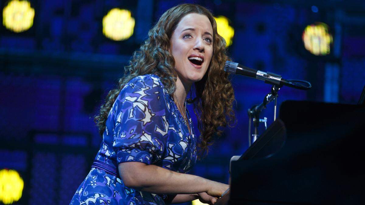 Abby Mueller ("Carole King") Photo by Joan Marcus.