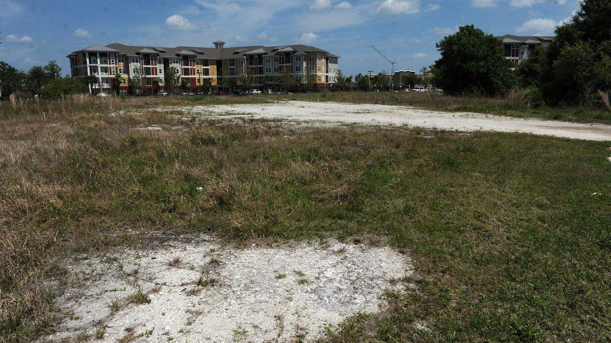 XSS Hotels is pursuing approval for a final site plan to build a Marriott Residence Inn on this property across the street from the Lakewood Ranch Medical Center. 
 GRANT JEFFERIES/Bradenton Herald