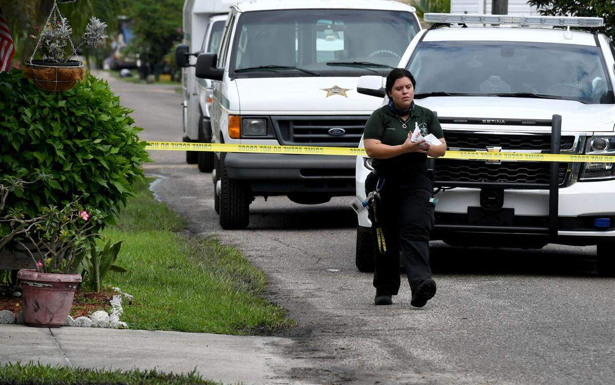 A Manatee County jury found Orestes Miguel Figueredo-Ortega guilty of murder in the fatal stabbing of his girlfriend at the Sunset Mobile Home Park on Sept. 17, 2020. Deputies investigate the crime scene in this September 2020 Bradenton Herald file photo.