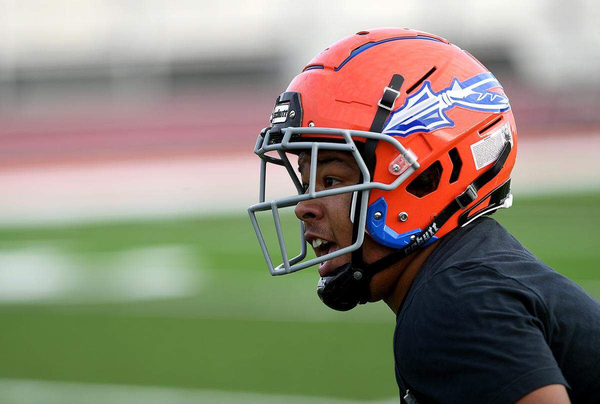 12/28/21—Southeast’s Andres Ponce at practice for the Florida Suncoast Senior Showcase, which gives high school football players a chance for scouts to see their abilities before signing day.