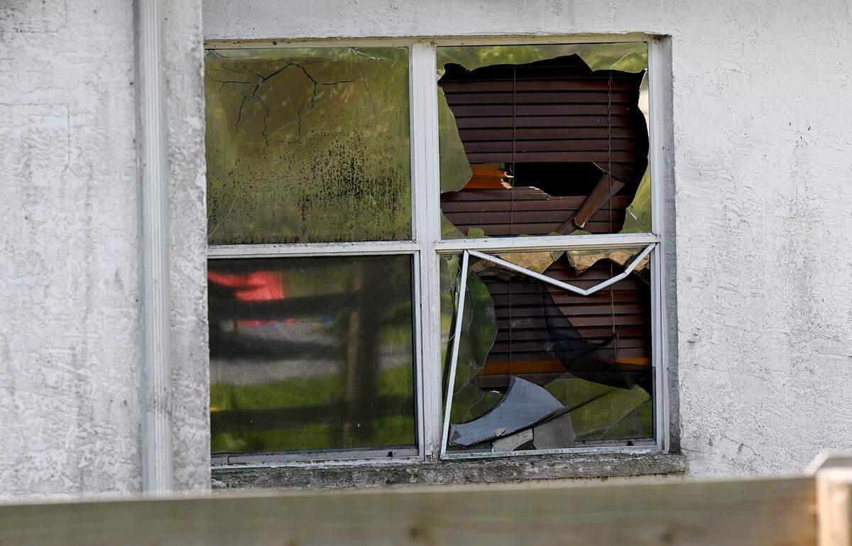 A fire early Tuesday morning left one dead at a house in Palmetto, fire officials say. North River Fire District responded to a call at 4:29 a.m. to a single-story house at the 5700 block of 37th Ave. East