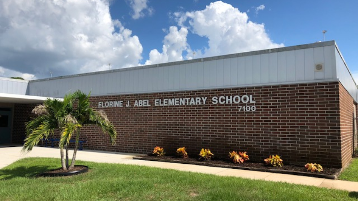 Teacher aide charged with molesting student at Manatee County school, sheriff’s office says