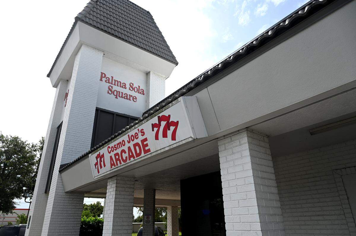 Commissioner Tal Siddique proposed new rules to crack down on adult arcades that offer gambling experiences in the Bradenton area.  Cosmo Joe’s, an arcade at 5505 Manatee Ave. W., Bradenton is pictured on July 3, 2025, in this Bradenton Herald file photo.