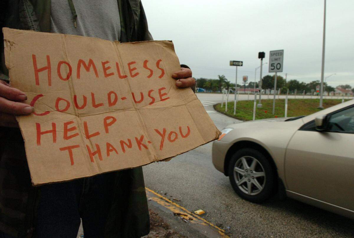 With minimal funding, the Bradenton Police Department’s homeless outreach program has been very successful. But a recent miscue in sending a homeless man home to Michigan while being wanted in his home state has caught the attention of at least one federal employee who is questioning the legitimacy of how BPD is using federal tax dollars.