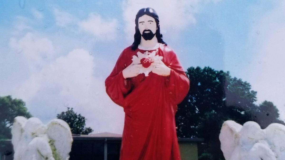 A 6-foot-tall statue of Jesus was taken from a driveway in Polk County, according to the sheriff's office. Now a search is on to relocate it.