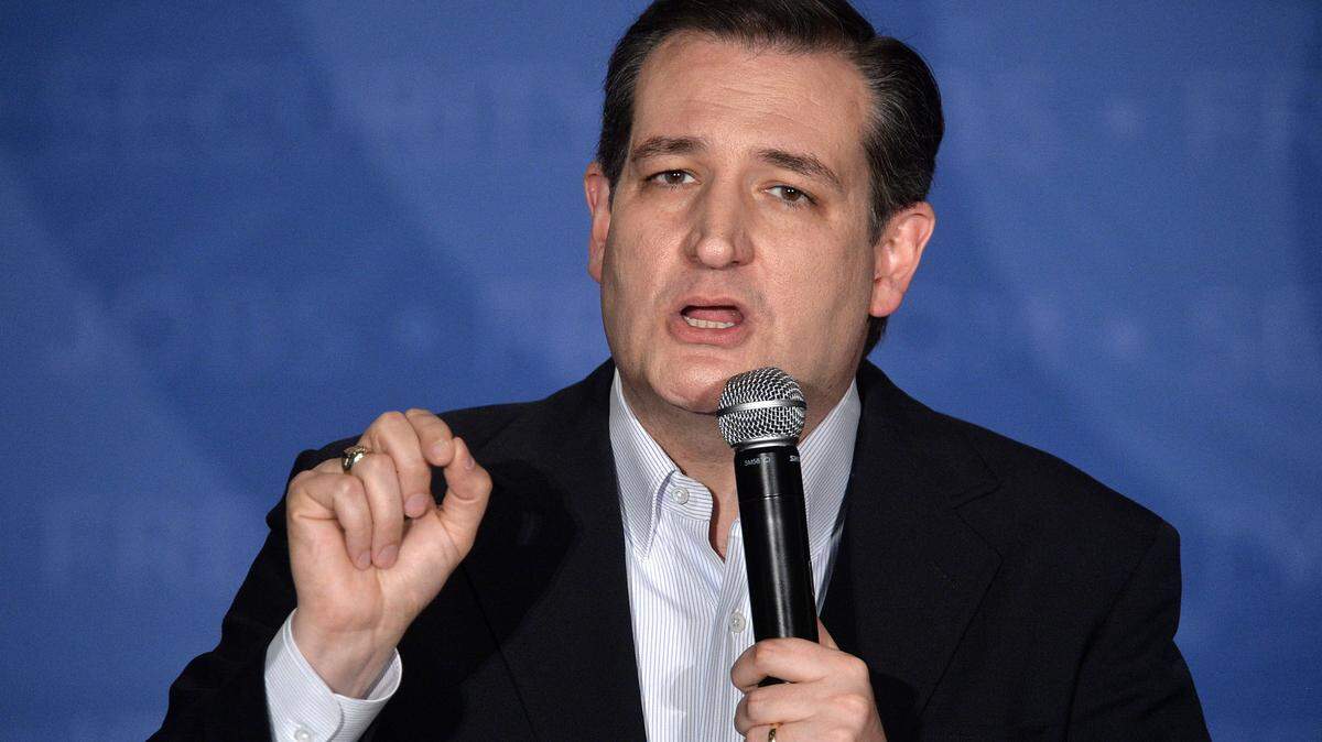 Republican presidential candidate Sen. Ted Cruz speaks during a campaign stop in Millcreek Township, Erie County, Pa., Wednesday, April 13, 2016. (Christopher Millette/Erie Times-News via AP) MANDATORY CREDIT; MAGS OUT