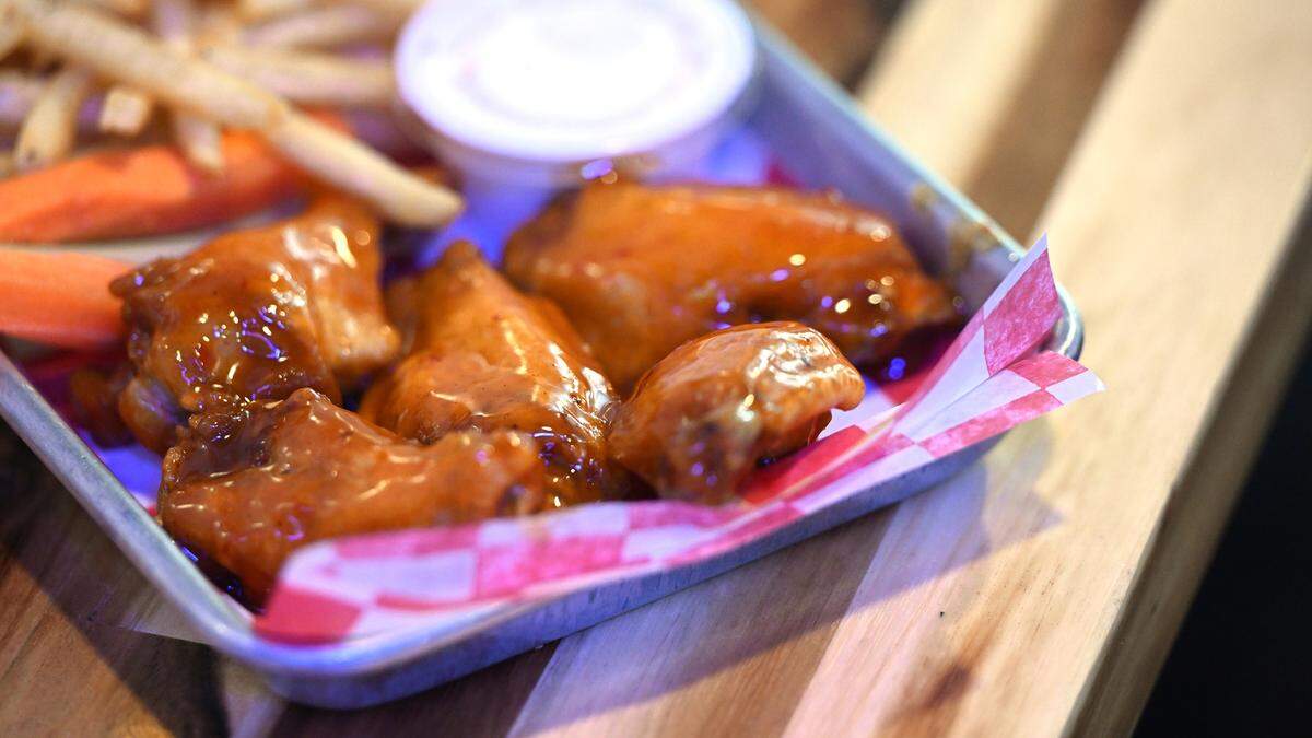 An order of 10 wings at Jaxx Wing Co. on Bradenton’s Old Main Street in downtown Bradenton.
