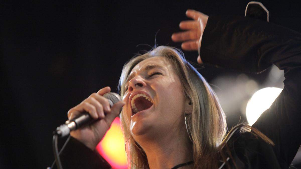 Schascle Ursula Yochim, better known as “Twinkle,” fronts a blues rock band that plays throughout the Bradenton-Sarasota area.