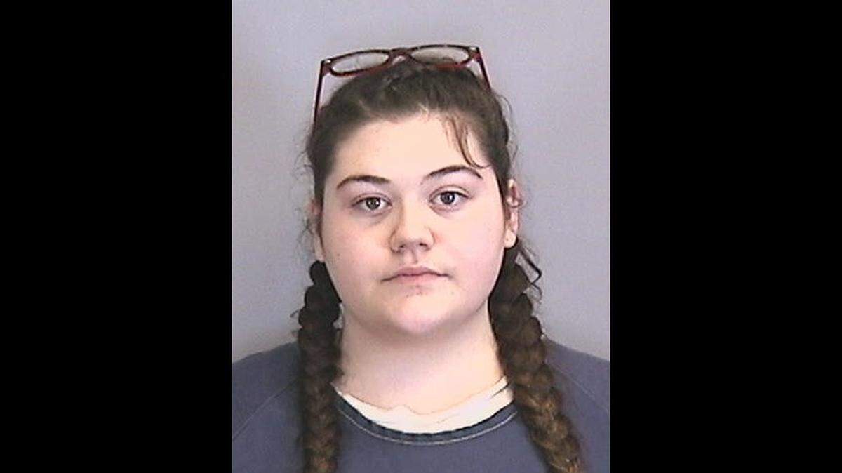 Savannah Burry, 21