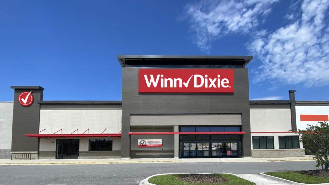 The Lakewood Ranch Winn Dixie will be closing on April 10.