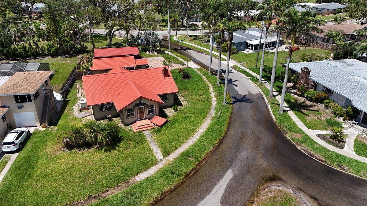 The City of Bradenton has plans to build a temporary lift station to replace a failing one in use since the 1950’s on land 2052 Riverside Drive East in Bradenton. Photo taken on June 26, 2025.