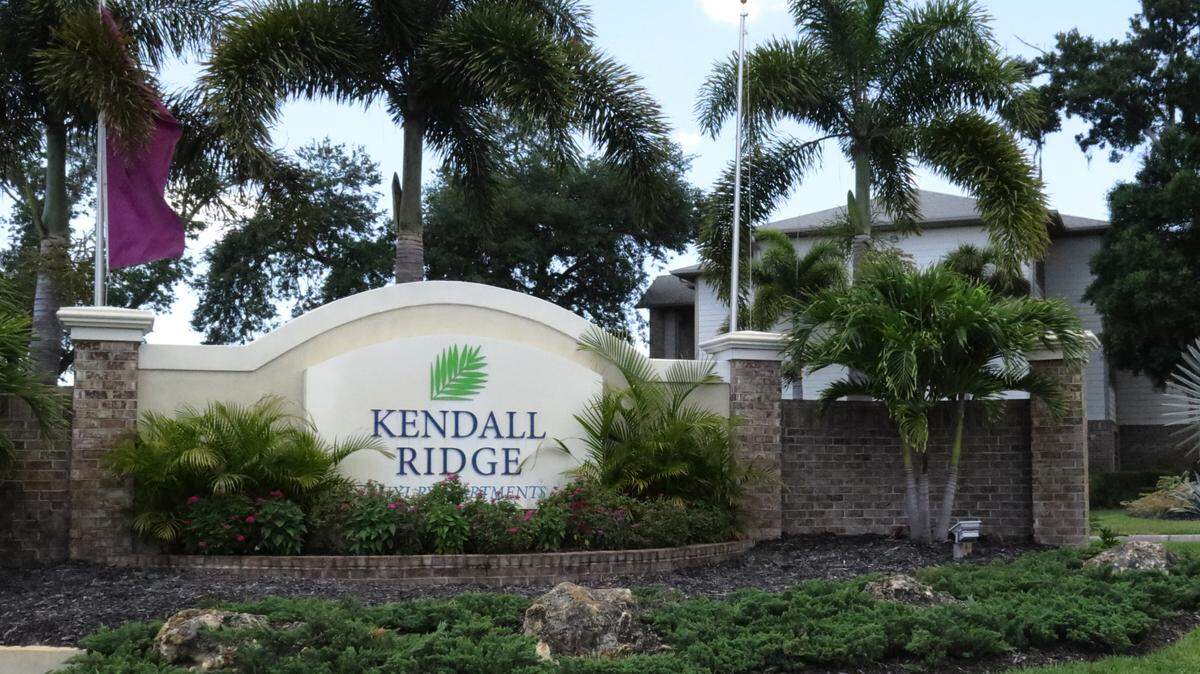 Kendall Ridge, a 14-year-old Bradenton apartment complex, has sold for $16.7 million to a Richmond, Va. company. MATT M. JOHNSON/Bradenton Herald