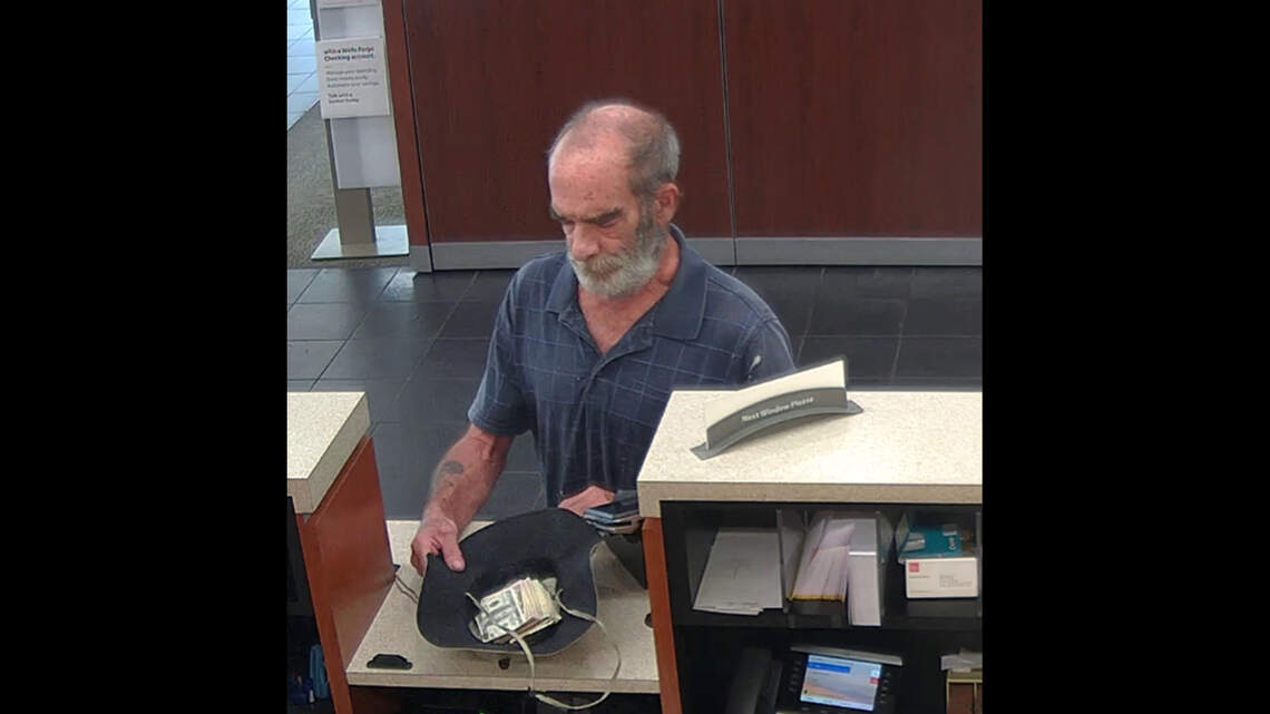 60-year-old arrested after robbing Bradenton bank with bucket hat, deputies say