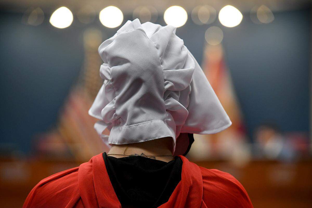 08/24/21-In a demonstration against Manatee County’s proposed abortion ban, a group of women dressed as characters from “The Handmaid’s Tale” protested against the plan.