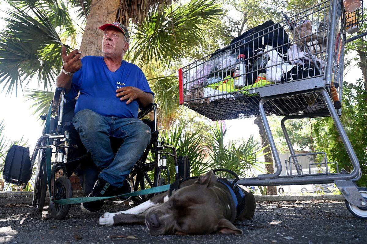 Bradenton Police and Manatee County’s EMS homeless outreach team are building relationships with locally unhoused people to connect them with services and resources.