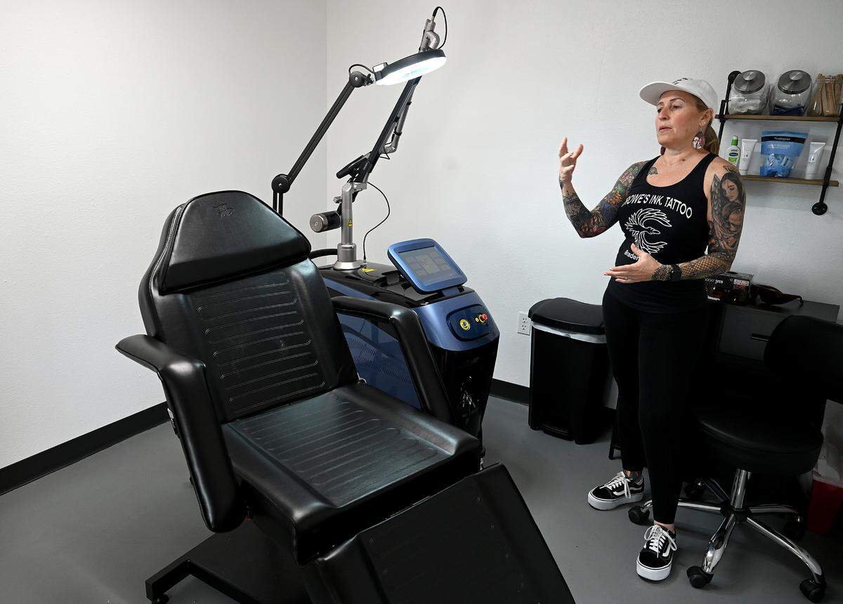 Kelly Crowe is a registered nurse and certified laser technician at Crowe’s Ink. Tattoo in Bradenton.