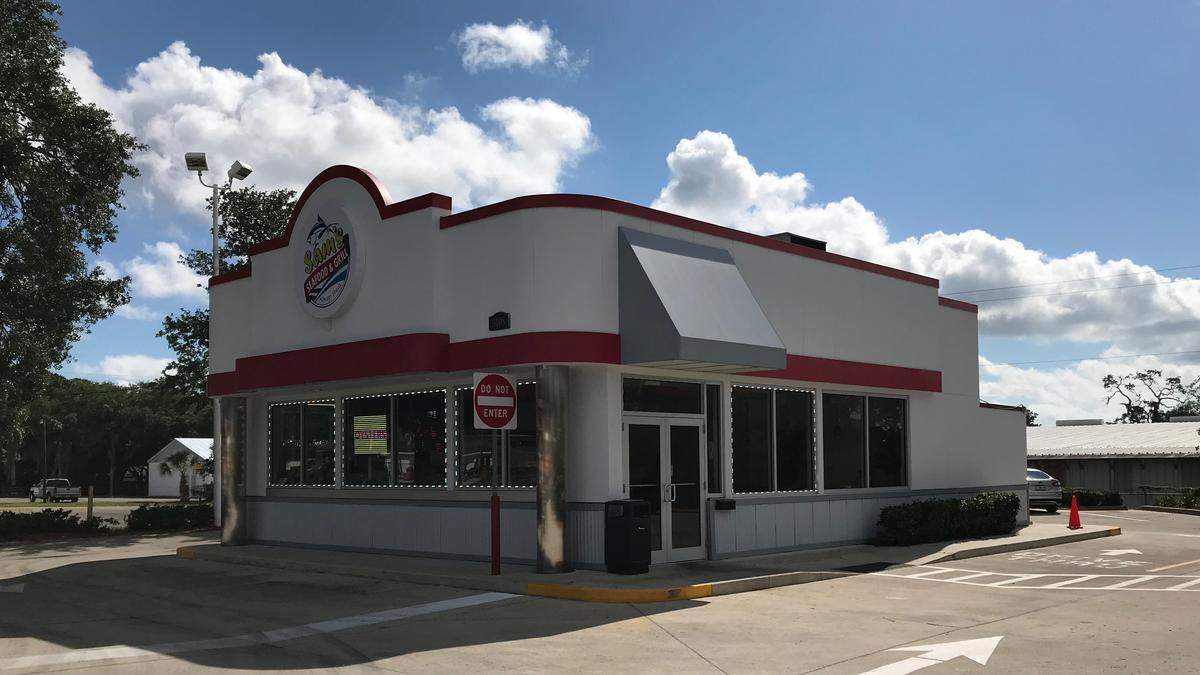 Sam’s Seafood & Grill opened recently in a building previously occupied by a Krystal restaurant.