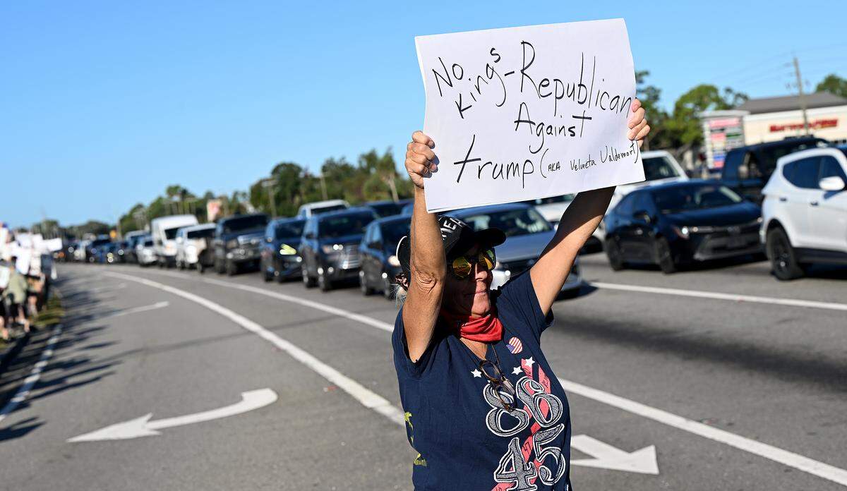 Thousands attended the No Kings protest organized by Indivisible Manatee near the University Town Center along University Parkway in Sarasota during one of the hundreds of rallies held across the country on Saturday, Oct. 18, 2025.
