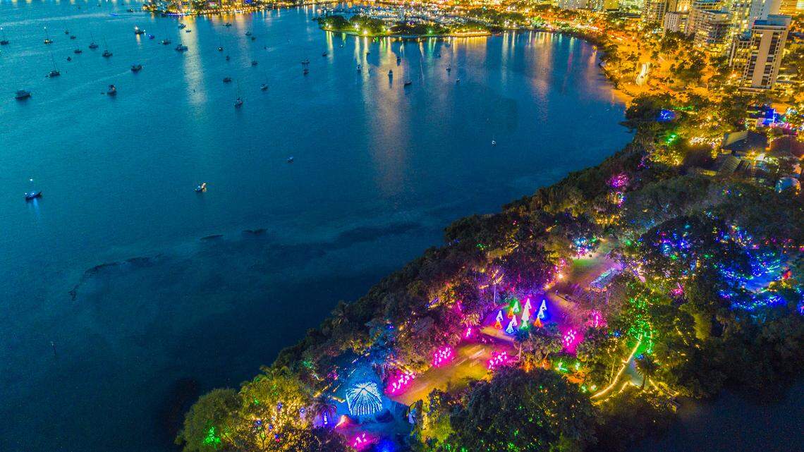 10+ things to do near Bradenton this weekend: Christmas beach party, art fest and more