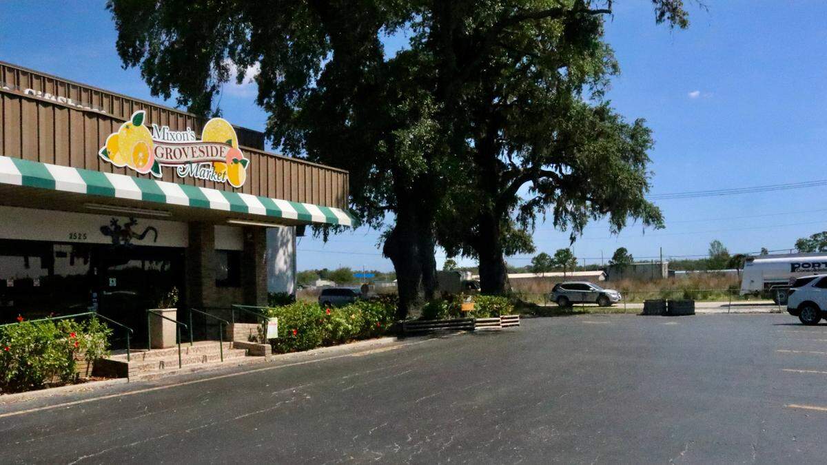 Mixon Fruit Farms, a Bradenton area tourist attraction and gift fruit shipper since 1939, has sold 4 1/2 acres of property -- land which has been earmarked as the future home of a 7-Eleven convenience store with fuel pumps. The property, shown April 12, 2022, sits opposite the south end of the Mixon gift shop and parking lot.