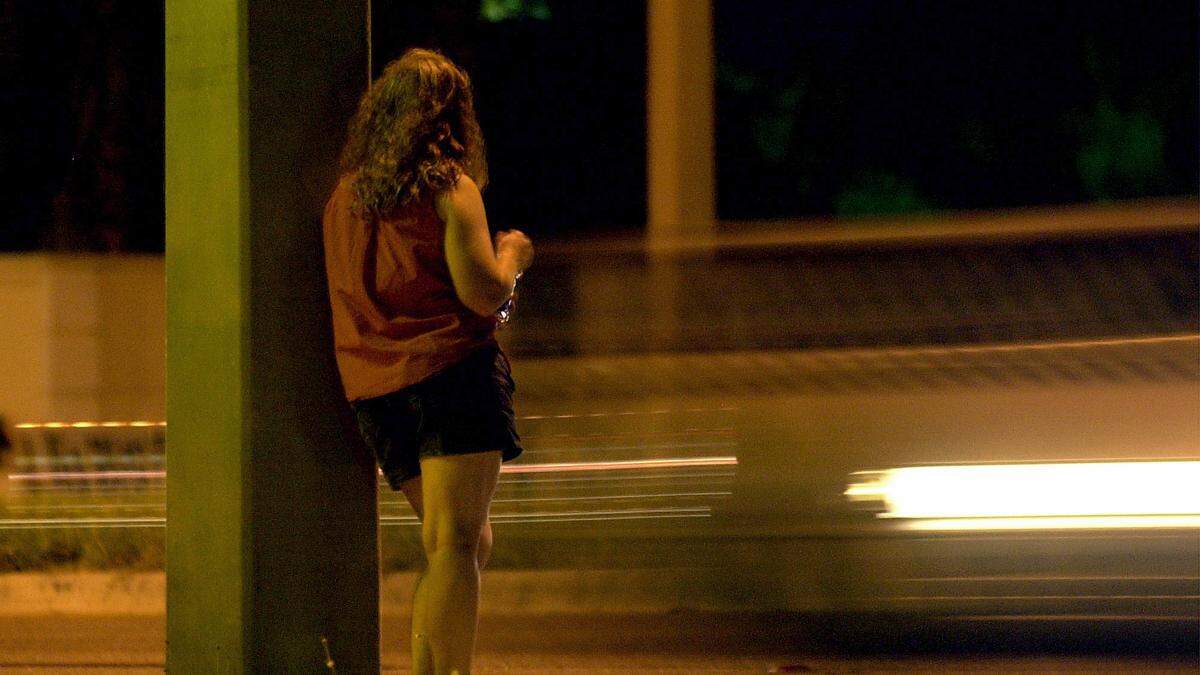 Massage parlors may soon be inspected by code enforcement and Manatee County Sheriff’s Office deputies. The county is set to approve a new ordinance that would require licenses for spas that perform massages. In this Bradenton Herald file photo, an undercover Manatee County Sheriff’s deputy poses as a prostitute in a sting on 14th Street.