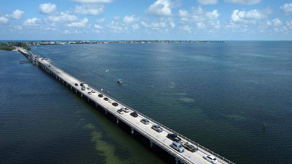 The Anna Maria Island Bridge connects West Bradenton and Holmes Beach along Manatee Avenue.