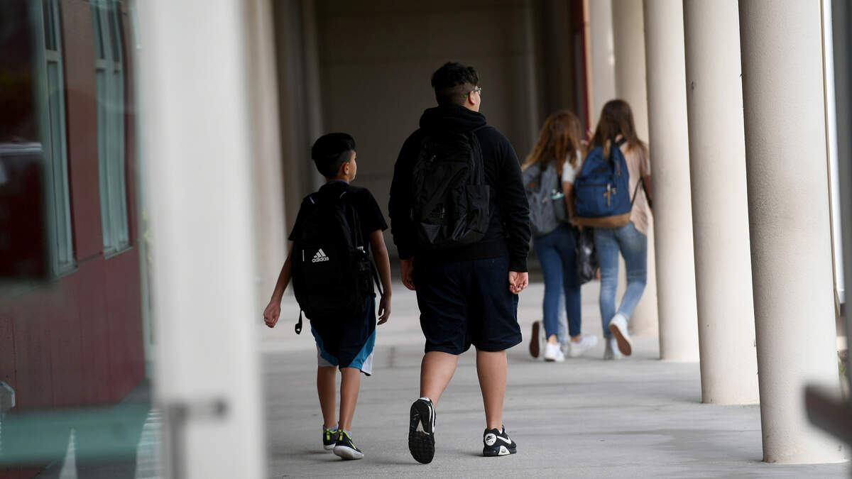 King Middle School students walk to class on the first day of school in this 2022 Bradenton Herald file photo.