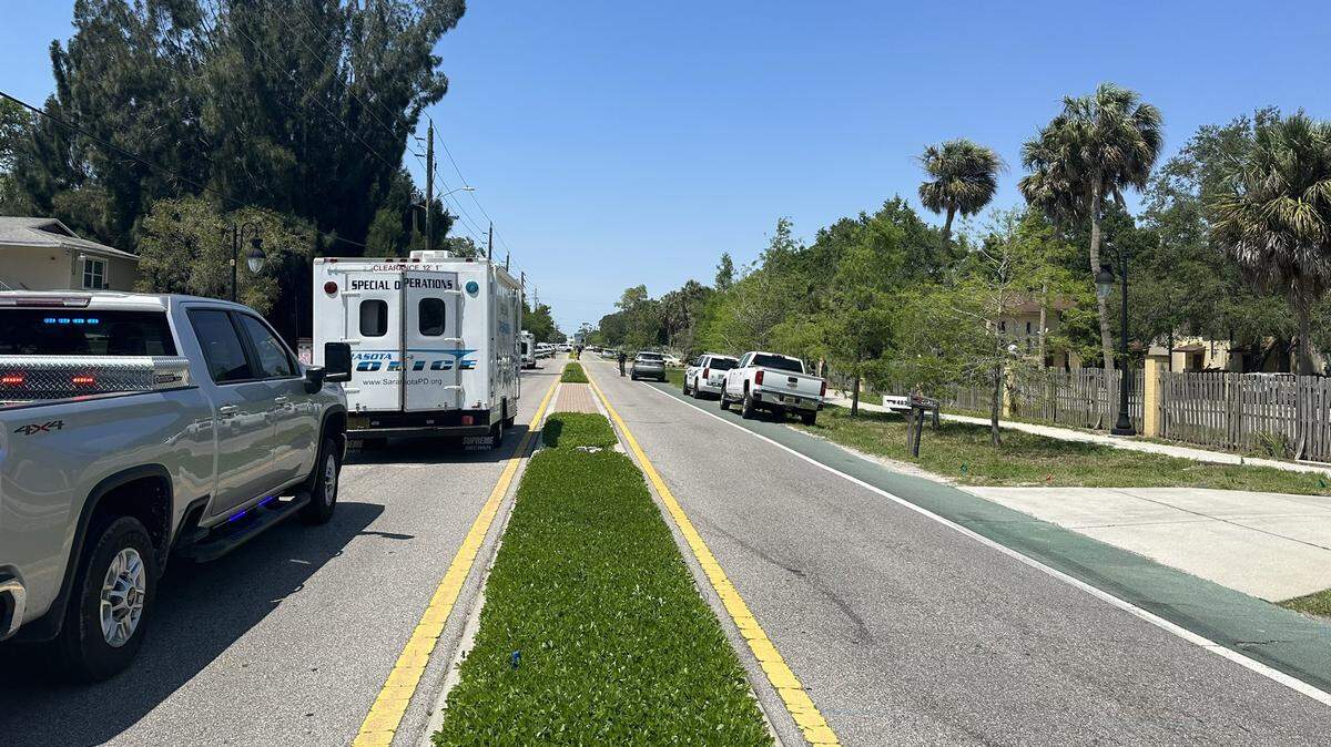 Dorian Brooks, a murder suspect linked to a fatal Bradenton shooting earlier this year, was taken into custody Wednesday night following an eight-hour standoff with SWAT and police, law enforcement officials say.
