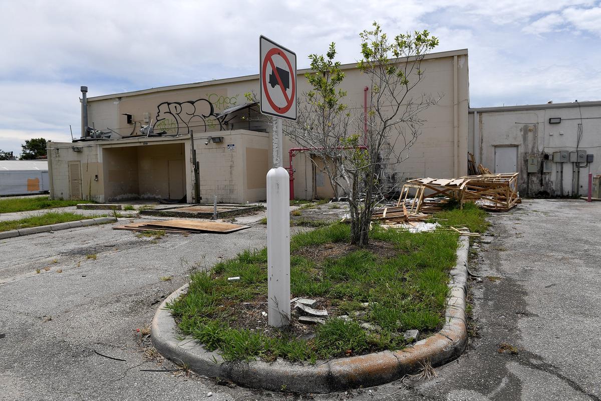 The scene of a double homicide, behind the Aaron’s furniture store in Bradenton, where Caleb Bowman and Kemundrey Pittmon were shot.