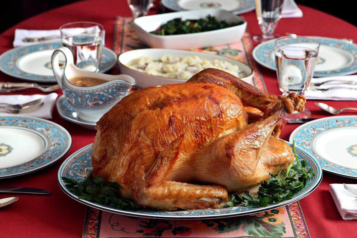 A 20-lb. dry-brined turkey was rubbed with salt and placed in a refrigerator for 2 days before being roasted at 450 degrees, than at 350 degrees, at 10 minutes per pound Oct. 30, 2014. (Roberto Rodriguez/St. Louis Post-Dispatch/TNS)