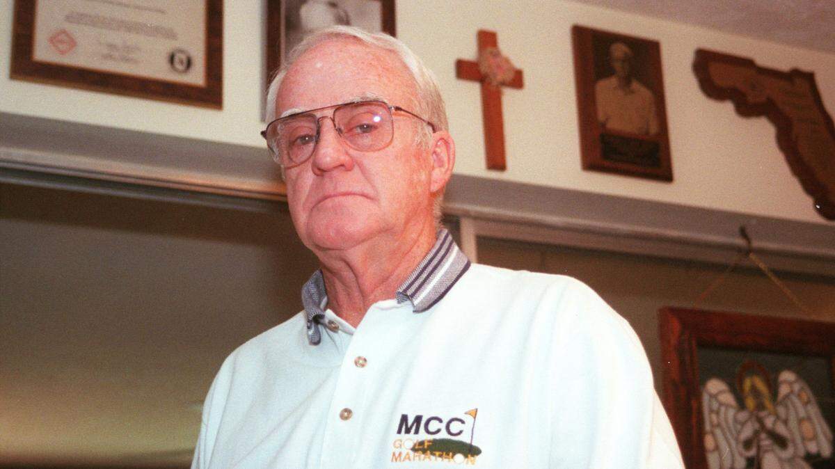 BRADENTON, 8/9/00--Robert C. Wynn, former baseball coach at MCC in his Bradenton home in August 2000.