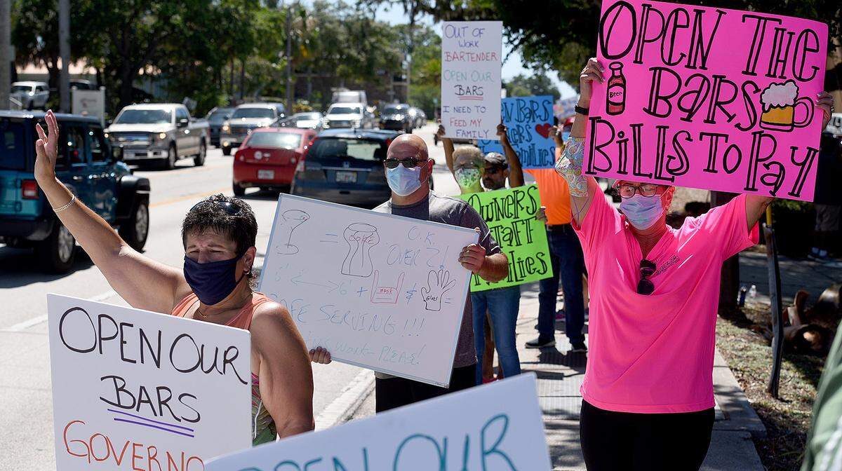 Bar owners in Bradenton area protested on May 18, seeking to reopen their businesses, which have been ordered closed as nonessential during the coronavirus pandemic.