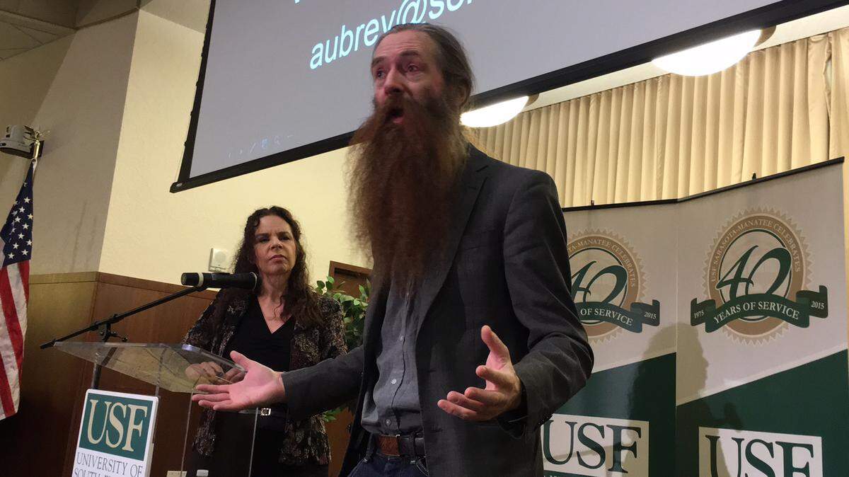 British-born Aubry de Grey, right, a biomedical gerontologist who believes aging can be cured, spoke during the Knowledge-A-Bull series Tuesday night at the University of South Florida Sarasota-Manatee. At left is USF professor and gerontologist Kathy Black.RICHARD DYMOND/Bradenton Herald