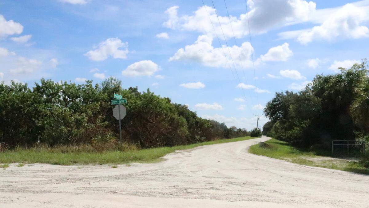 Paperwork for the Curiosity Creek Overlay Master Plan was recently submitted to Manatee County Building Services to increase 1,594 residential units there to 1,960. The property is located north of Buckeye Road and east of U.S. 41.