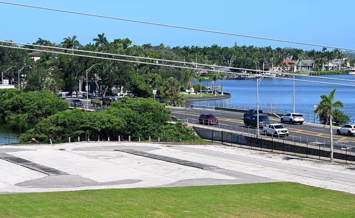The lot where the former Bradenton City Hall at the corner of 15th Street West and Manatee Avenue West may become the site of new luxury apartments. Photo taken June 24, 2025.