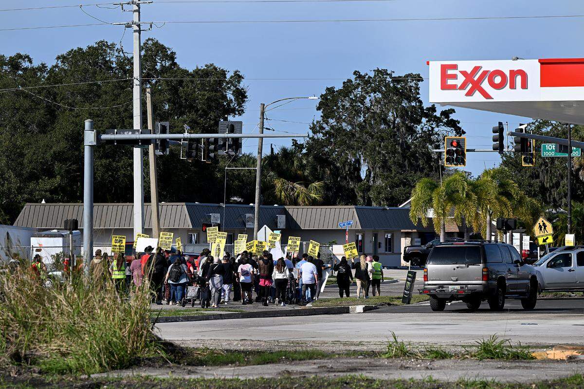 Dozens of protesters gathered at the Palmetto Police Department on Sunday, Jan. 7, 2024, to demand answers following the November death of 36-year-old Breonte Johnson-Davis, who died shortly after Palmetto police officers used a stun gun on him, according to a police report.