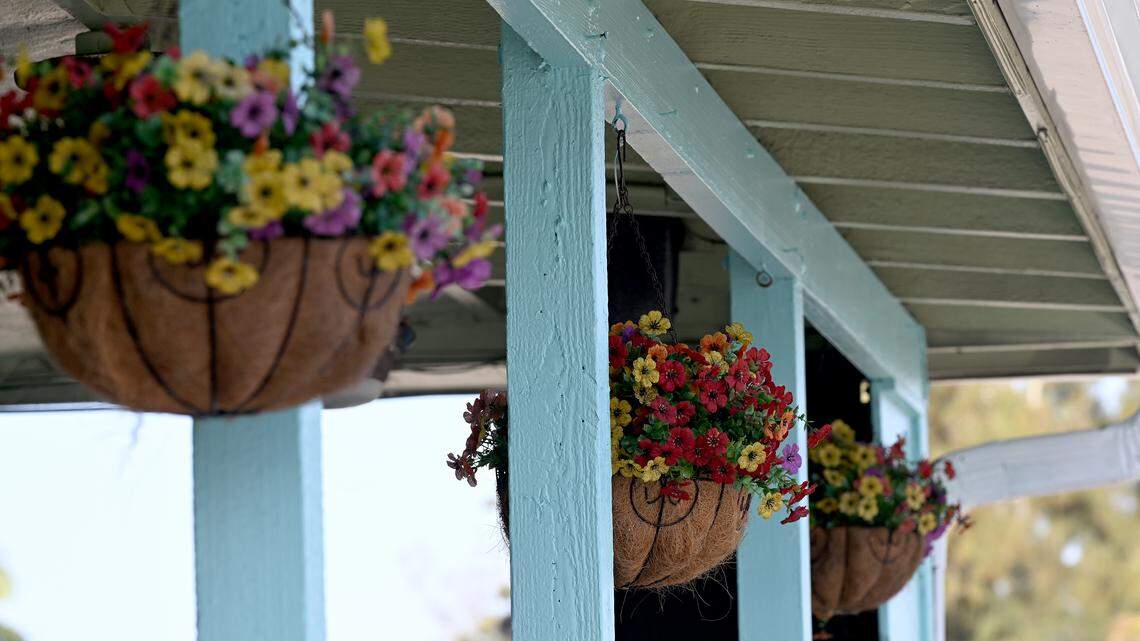 Izzy’s Place at 12012 Cortez Road West, is pictured on April 1, 2026.