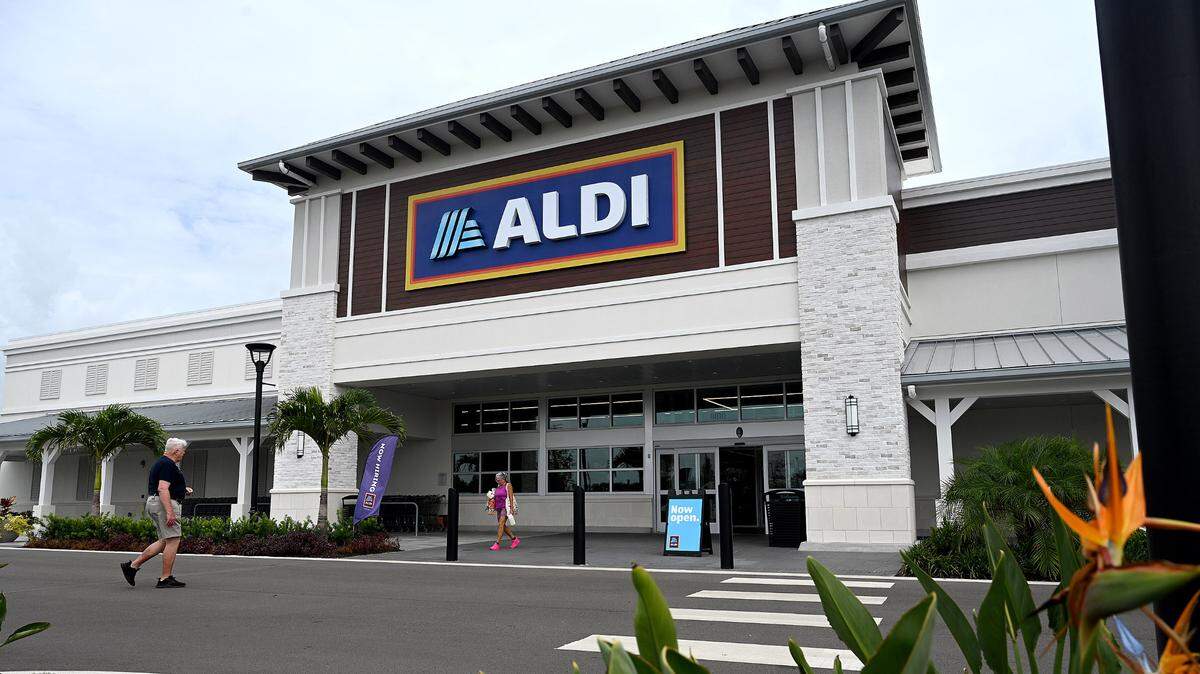 A new Aldi grocery store, 8810 U.S. 301 N., recently opened at the Creekside Commons shopping center in Parrish. The plaza is also anchored by Lowe’s and HomeGoods.