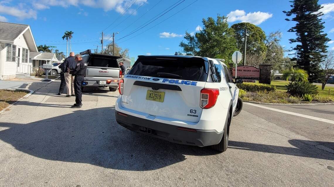 Bradenton FL police arrest man after hours-long standoff | Bradenton Herald