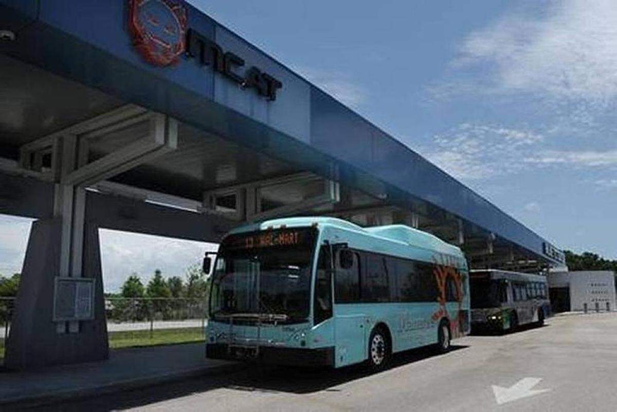 10/31/2018-- Manatee County Area Transit (MCAT) is one of the alternatives to riders who have previously depended on ITNSunCoast for transportation.